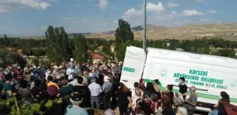 Üzerine tente devrilmesiyle ölen doktor, Kayseri'de toprağa verildi