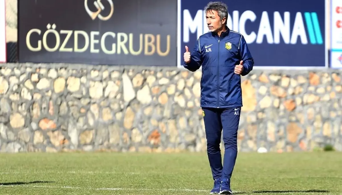 Yeni Malatyaspor\'da sportif direktör Ali Ravcı ile yollar ayrıldı