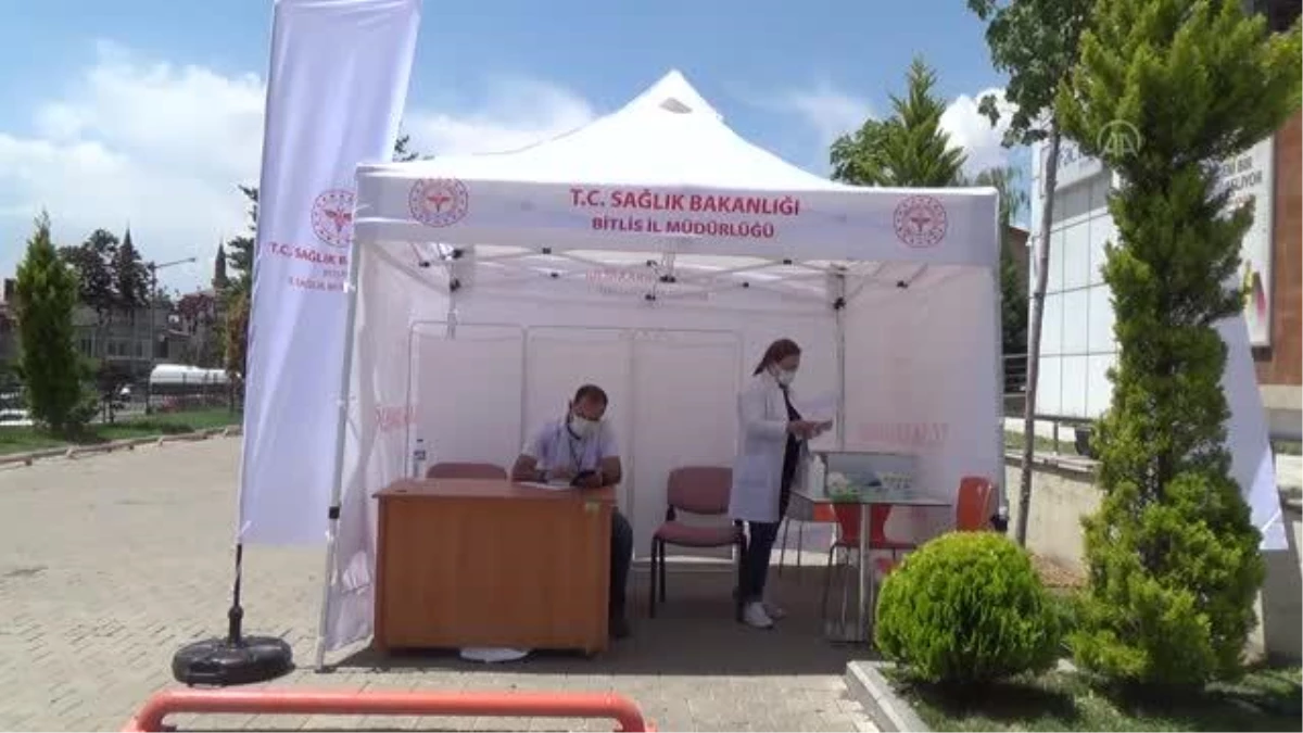 Ahlat\'ta Kovid-19 aşı çadırı kuruldu
