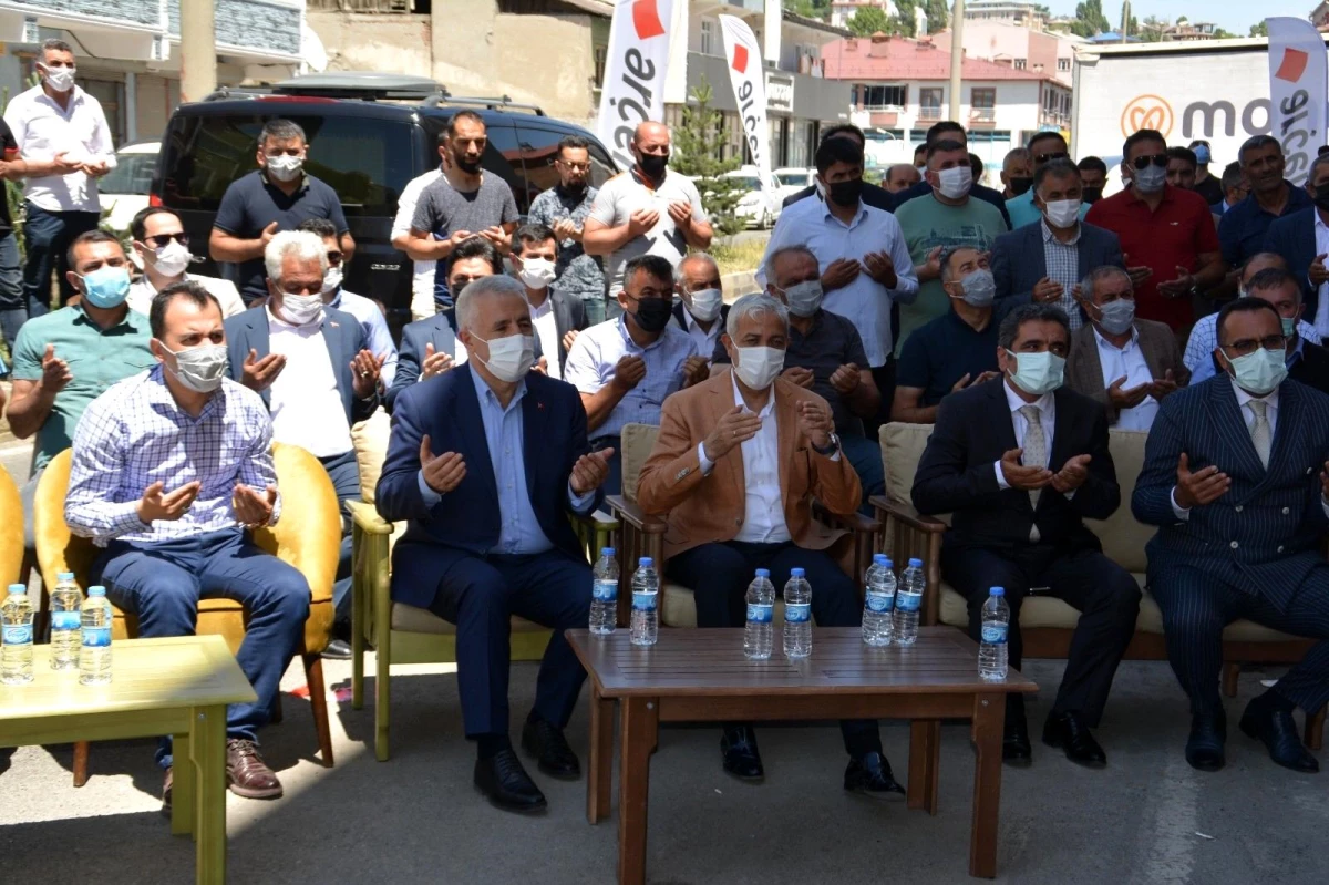 AK Parti Kars Milletvekilleri Arslan ve Kılıç Sarıkamış\'ta işyeri açılışına katıldı
