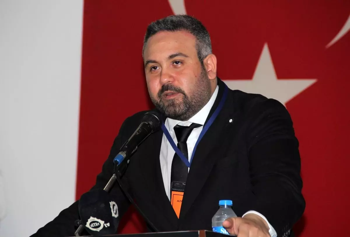 Altay\'da Başkan Özgür Ekmekçioğlu güven tazeledi