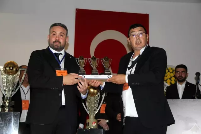 Altay'da Başkan Özgür Ekmekçioğlu güven tazeledi