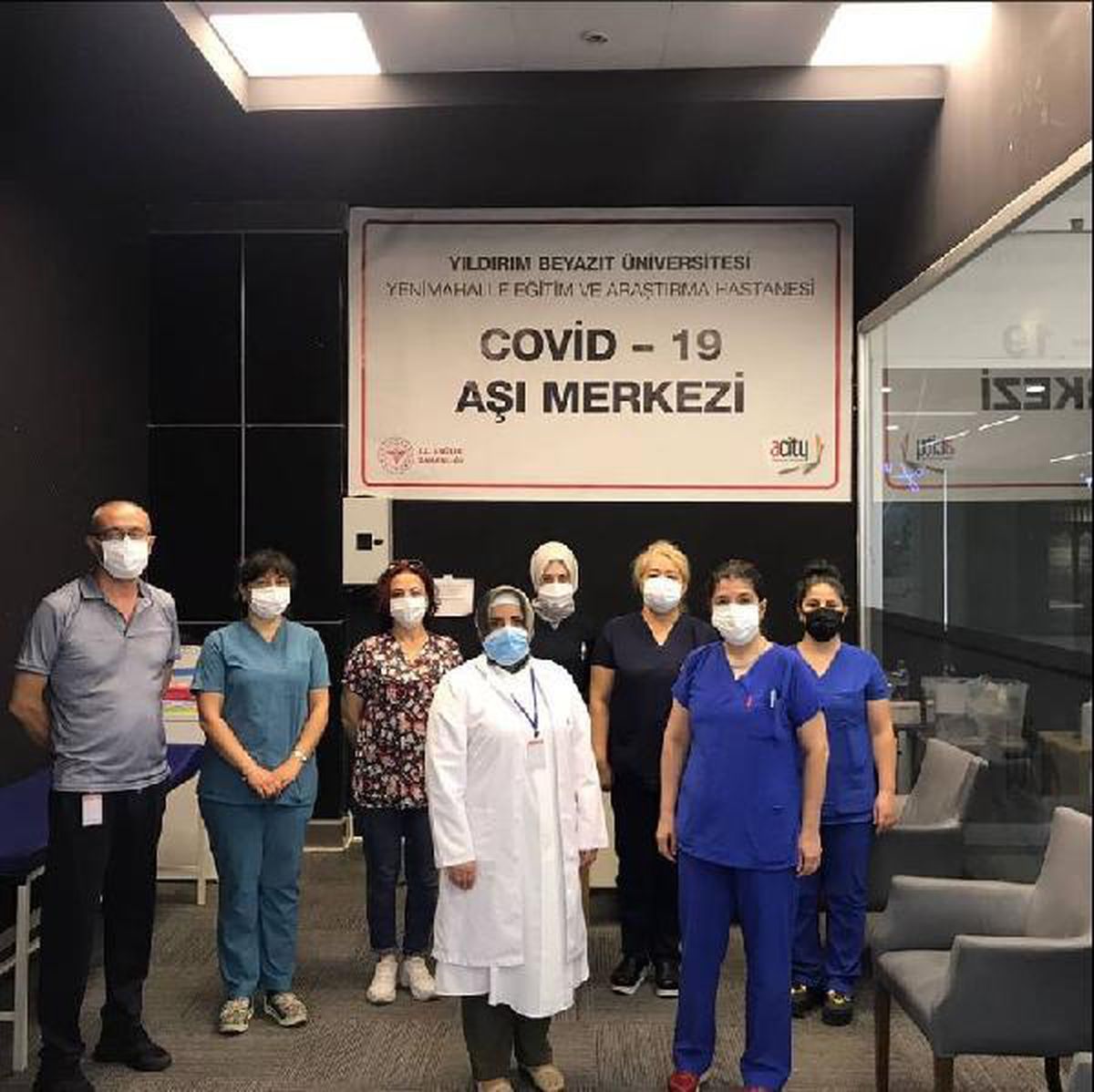 AVM\'de Covid-19 aşısı