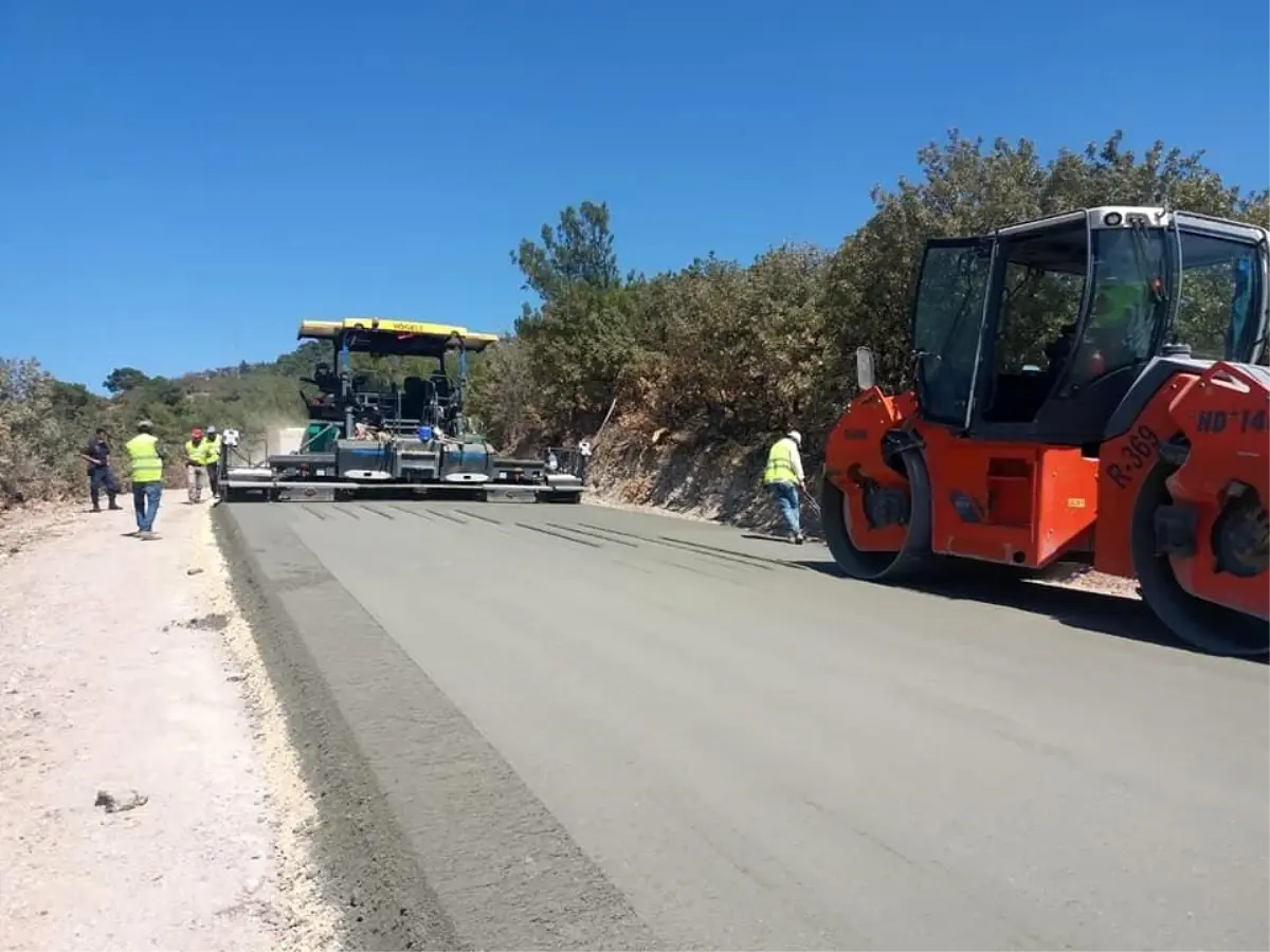 Ayvacık-Tuzla yolu 13 kilometre beton yol olacak