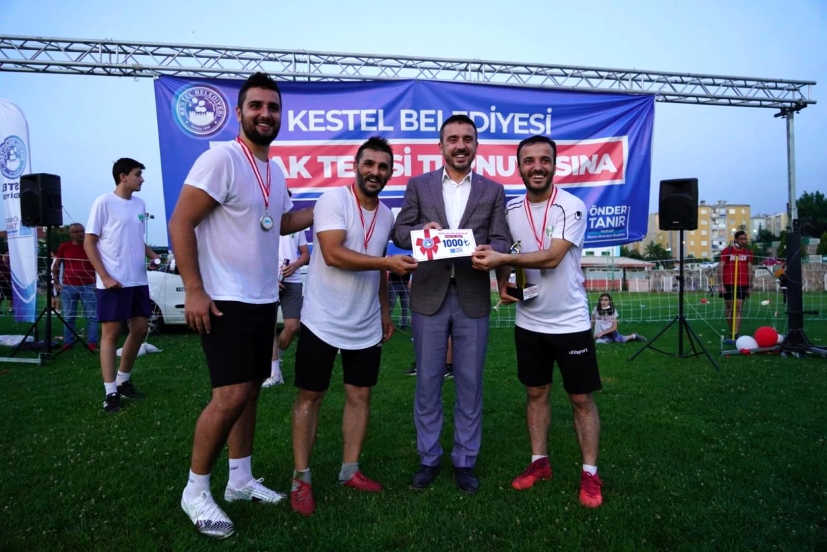 Bursa\'nın ilk ayak tenisi turnuvası Kestel\'de gerçekleşti