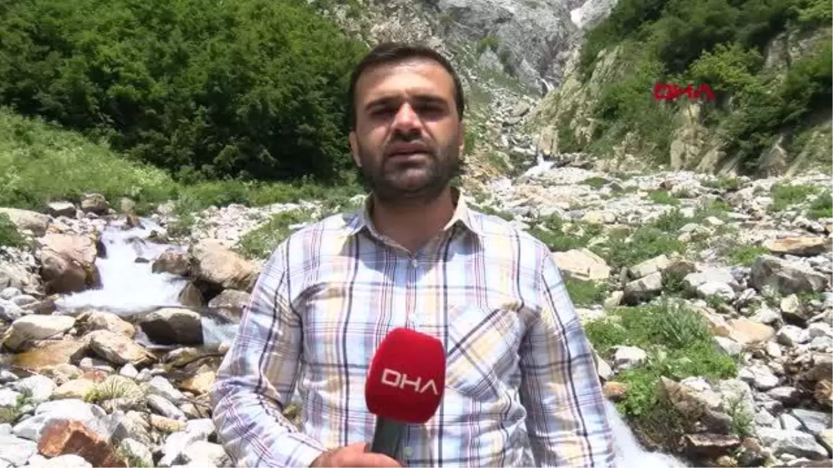 BURSA SİYAH AKAN NİLÜFER ÇAYI KAYNAĞINDA, İÇİLEBİLECEK KADAR TEMİZ