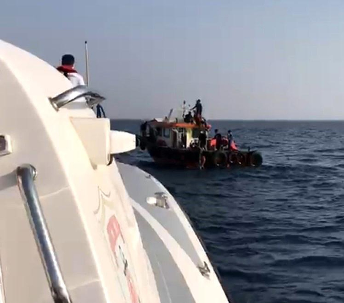 Didim açıklarında 21 düzensiz göçmen kurtarıldı