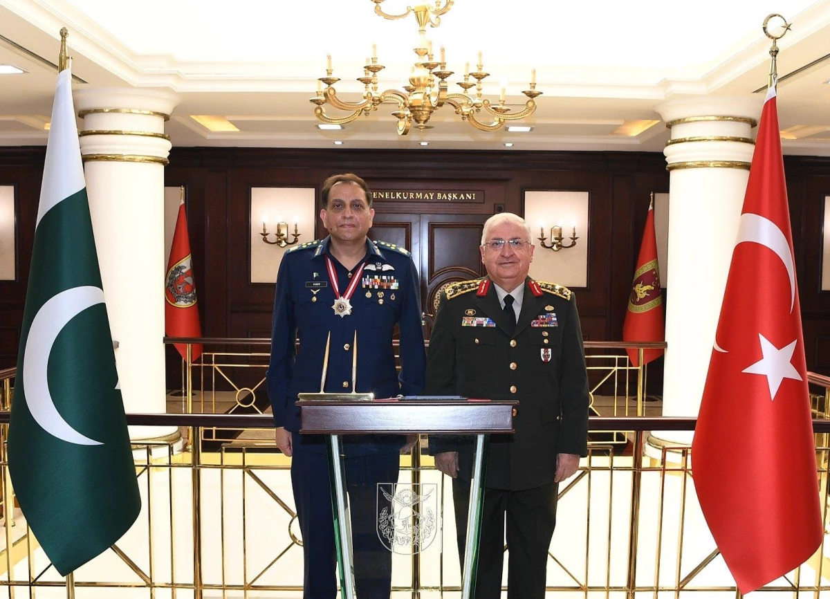 Genelkurmay Başkanı Orgeneral Güler, Pakistan Hava Kuvvetleri Komutanı Sidhu ile görüştü