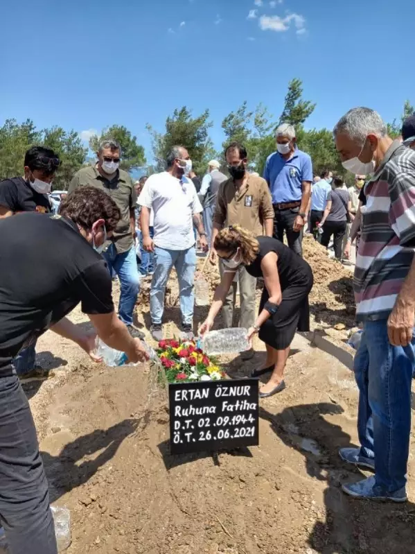 Göztepe'nin eski milli oyuncularından Ertan Öznur'un cenazesi toprağa verildi