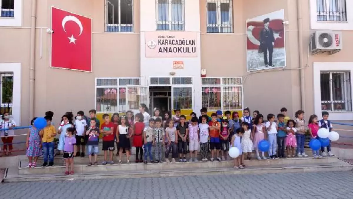 İş adamından anaokulu öğrencilerine karne hediyesi