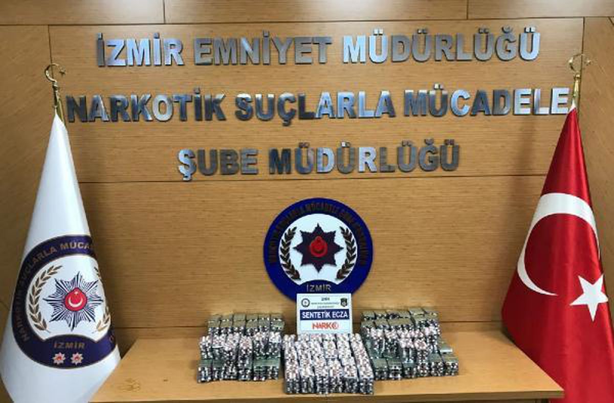 Son dakika: İzmir\'de uyuşturucu operasyonu: 10 gözaltı