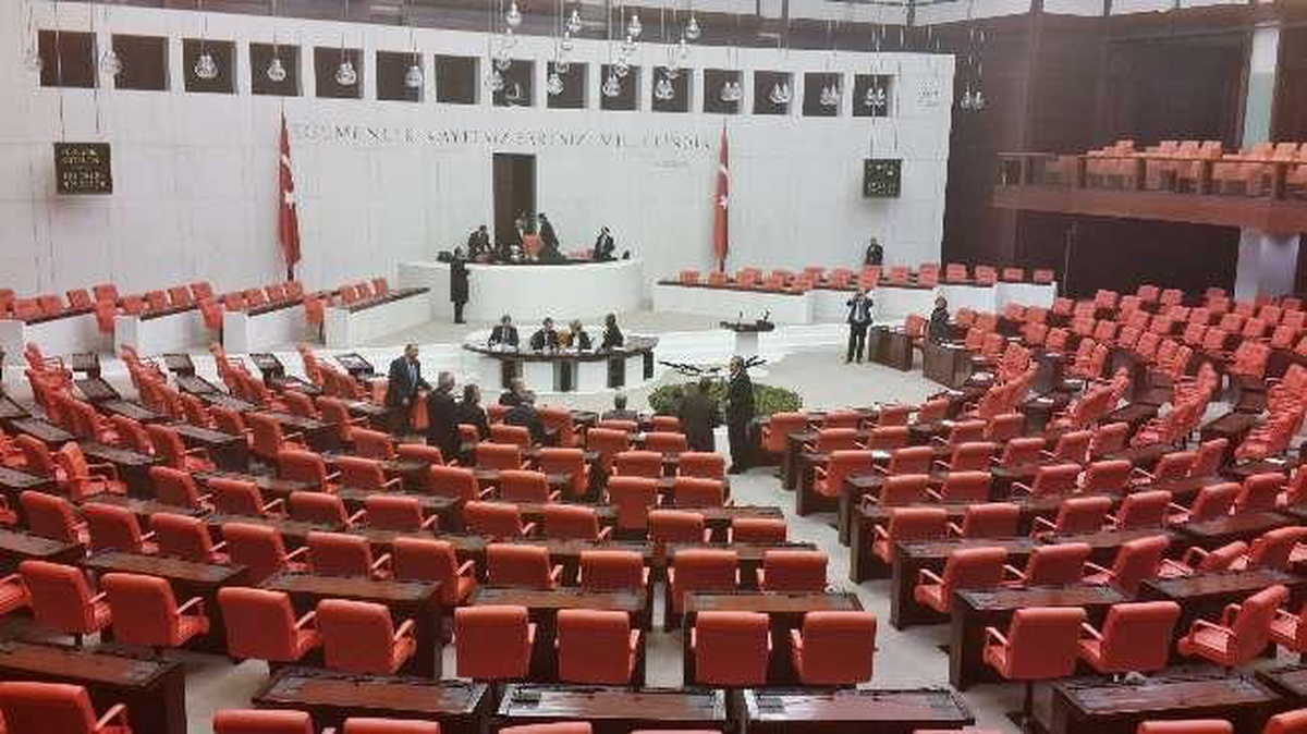 Makine ve Kimya Endüstrisi Kurumu ile ilgili kanun teklifi Milli Savunma Komisyonu\'nda kabul edildi