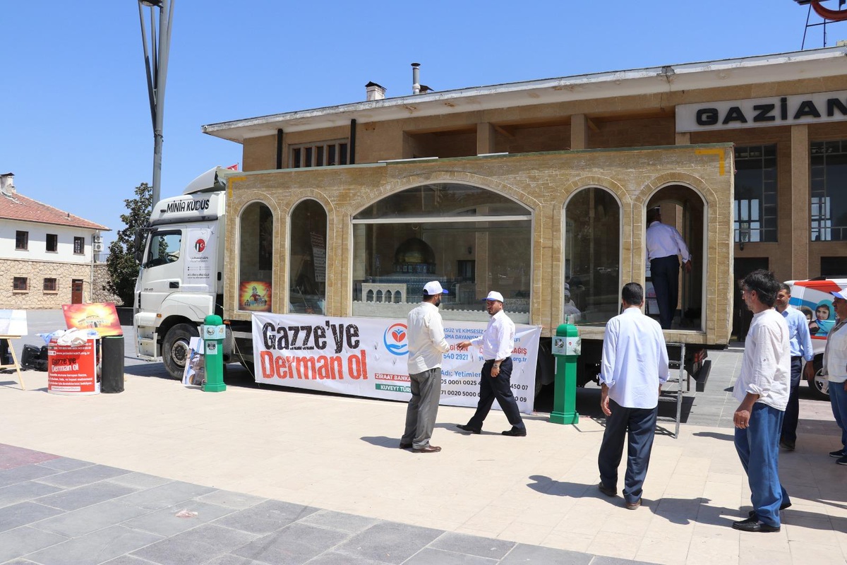 Mescid\'i Aksa maketinin yer aldığı Minia Kudüs Tırı Gaziantep\'te