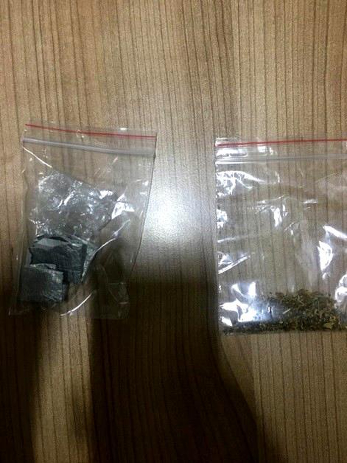 Paket içine sakladığı uyuşturucuyu bekçiler buldu