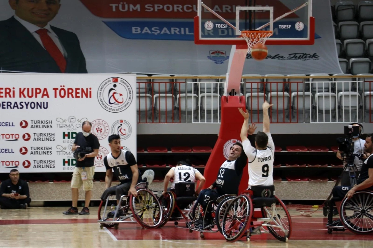 Tekerlekli Sandalye Basketbol Süper Ligi\'nde şampiyon İzmir Büyükşehir Belediyespor