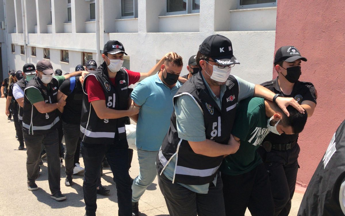 Suç örgütü soruşturmasında 10 şüpheli tutuklandı