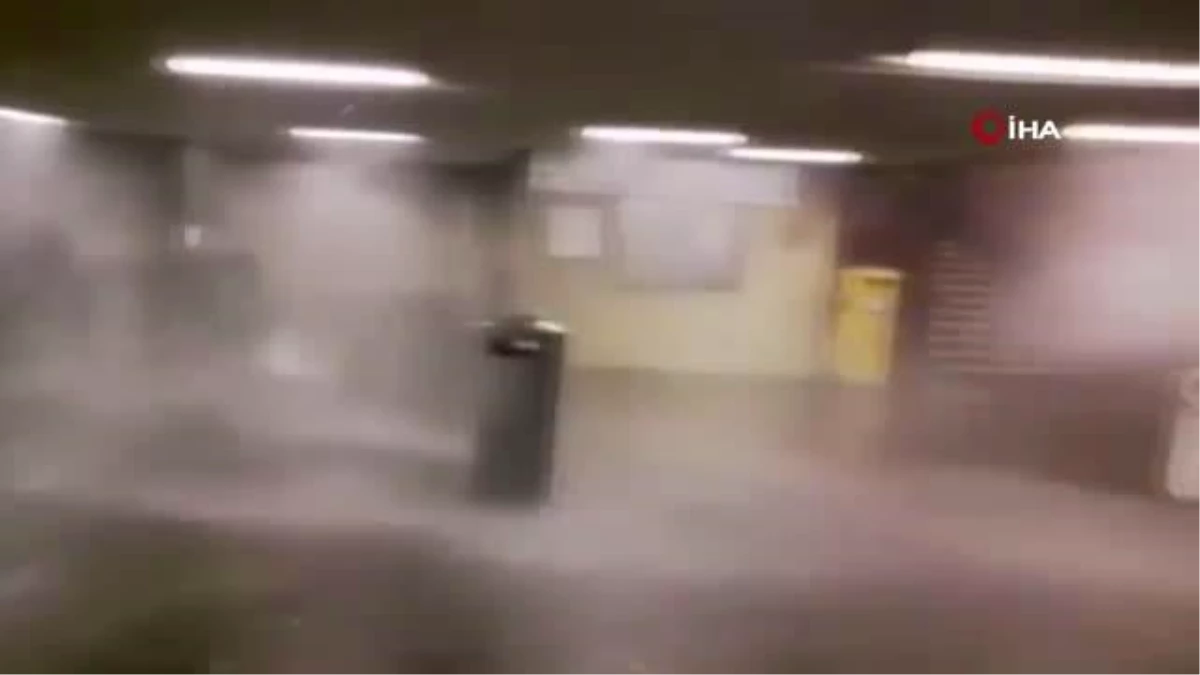 Son dakika haber... Almanya\'yı sel ve fırtına vurduCadde ve sokaklar göle döndü, metro seferleri iptal edildi