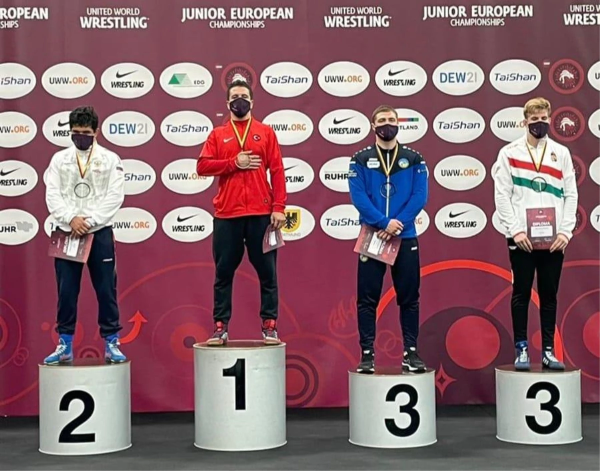 Avrupa Gençler Güreş Şampiyonası\'nda Polat Polatçı altın madalya kazandı
