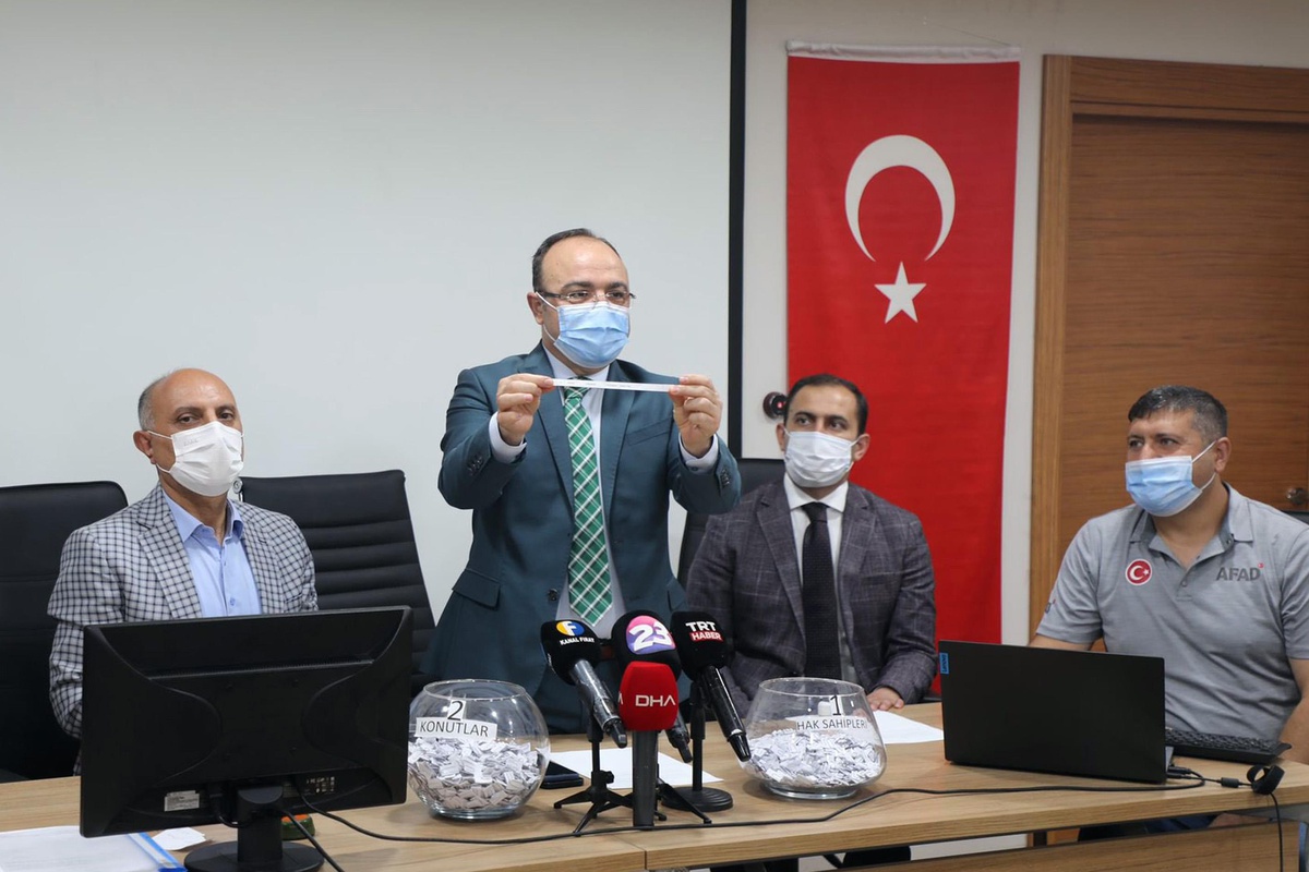 Elazığ\'da 1080 deprem konutu için kura çekildi