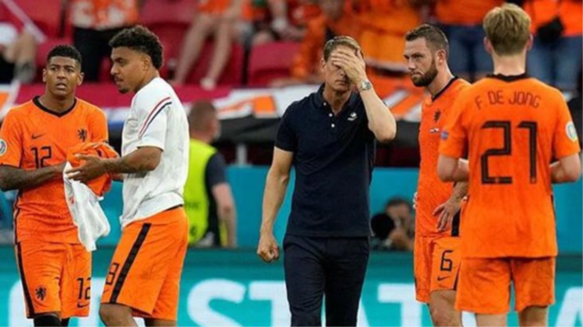 EURO 2020\'den elenen Hollanda\'da teknik direktör Frank de Boer\'un görevine son verildi