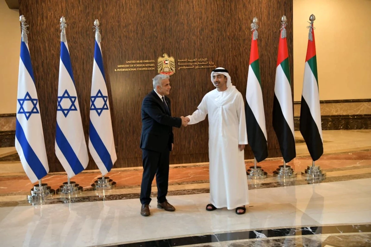 BAE ve İsrail dışişleri bakanları Abu Dabi\'de ticari anlaşmalar imzaladı