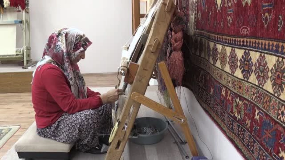 Kapadokya\'daki halı mağazaları canlı müze gibi hizmet veriyor