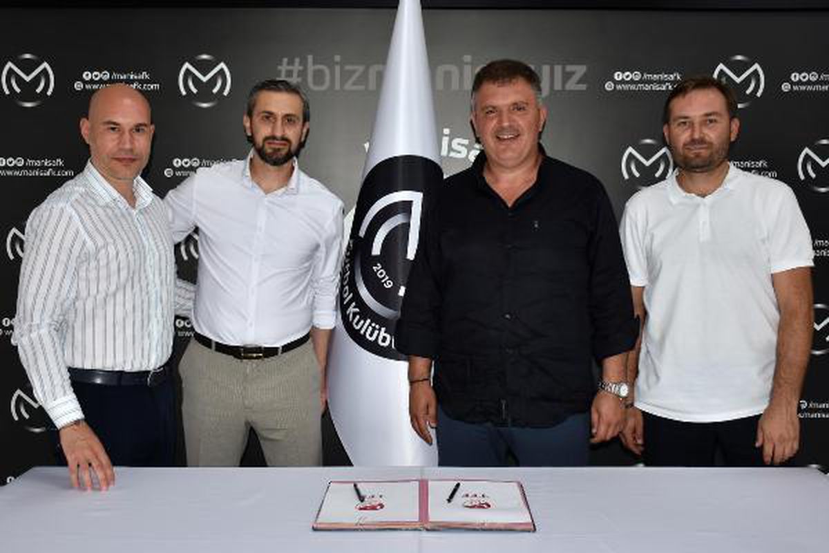 Manisa FK\'da Özbalta sözleşme uzattı