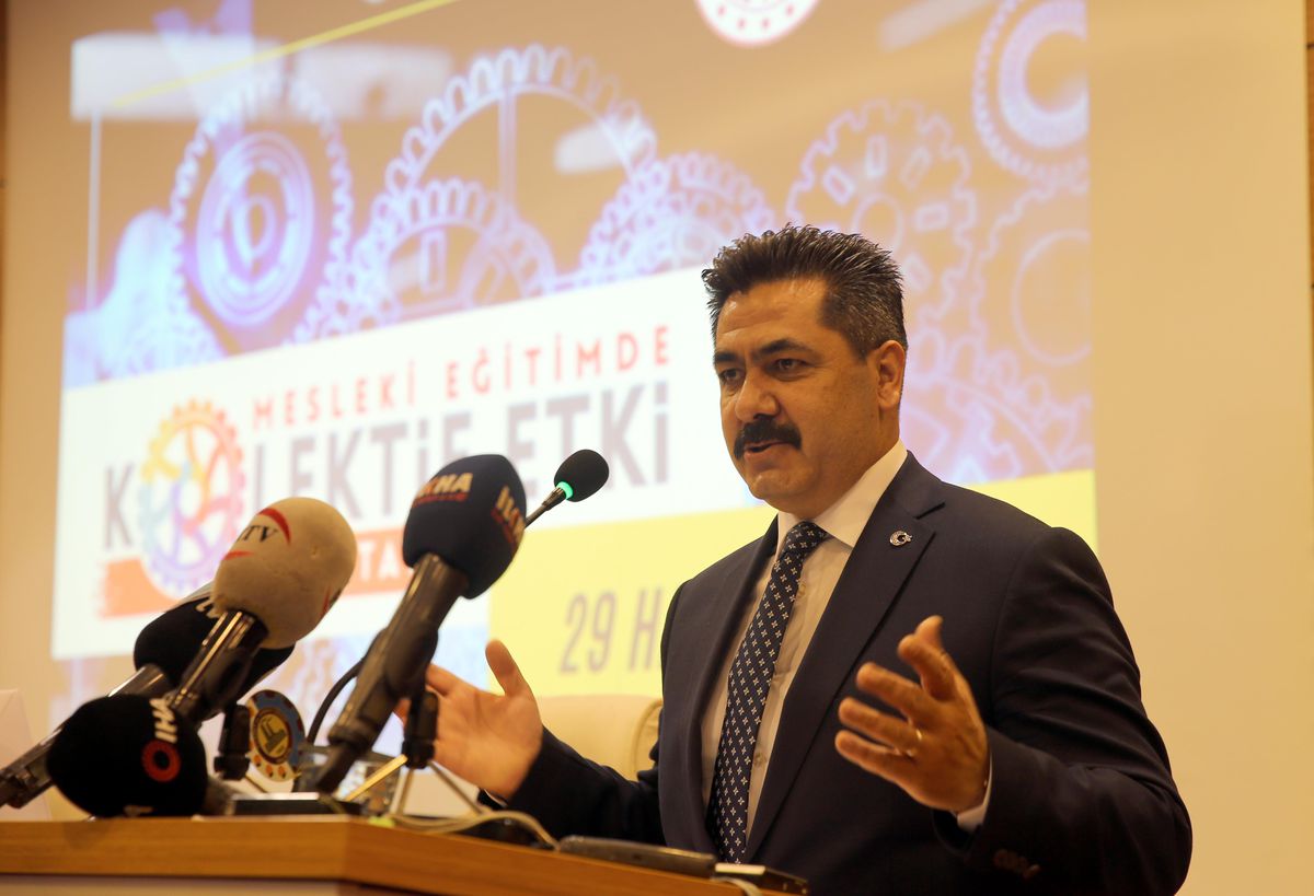 MEB Daire Başkanı Akgül, Mesleki Eğitimde Kolektif Etki Çalıştayı\'nda konuştu