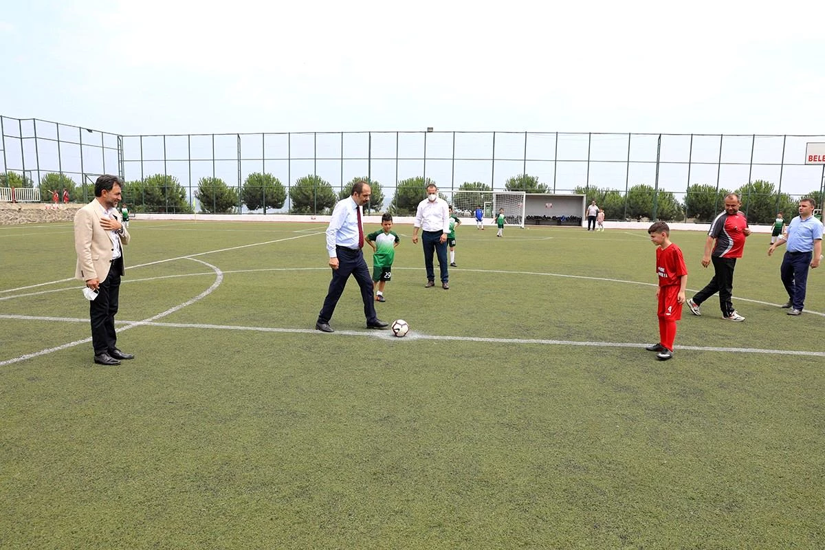 Minikler futbol şöleni düzenlendi