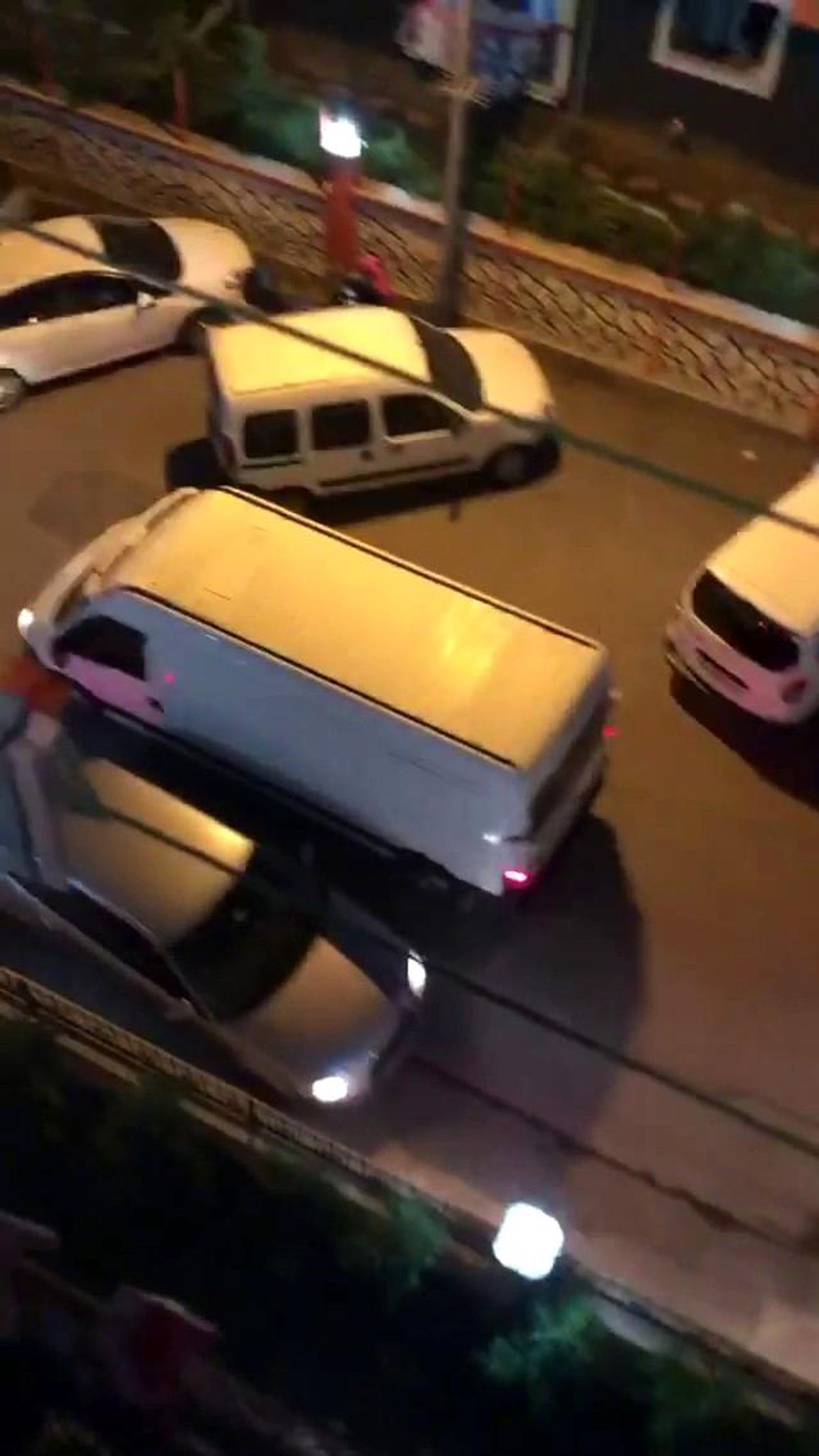 Pendik\'te nefes kesen polis panelvan minibüs kovalamacası