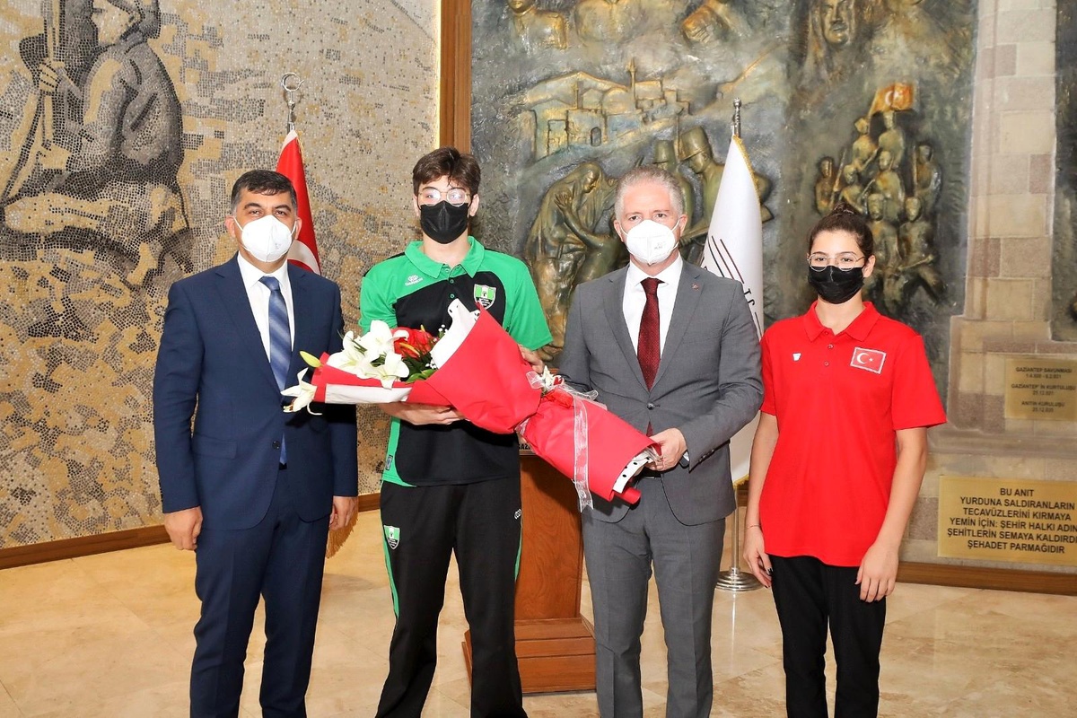 Şehitkamil Milli Sporcular Vali Gül\'ü ziyaret etti