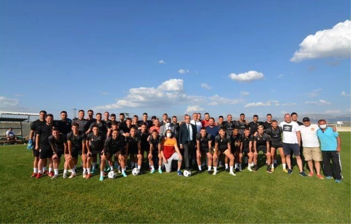 Sırbistan Süper Lig takımı FK Proleter kamp için Sandıklı\'yı tercih etti