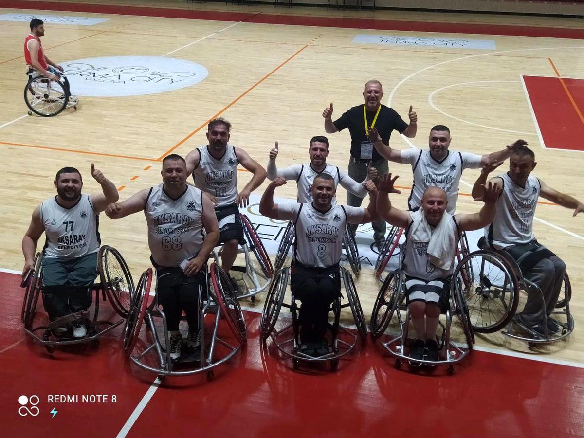 Tekerlekli sandalye basketbol takımı her maçı galibiyetle sonuçlandırdı