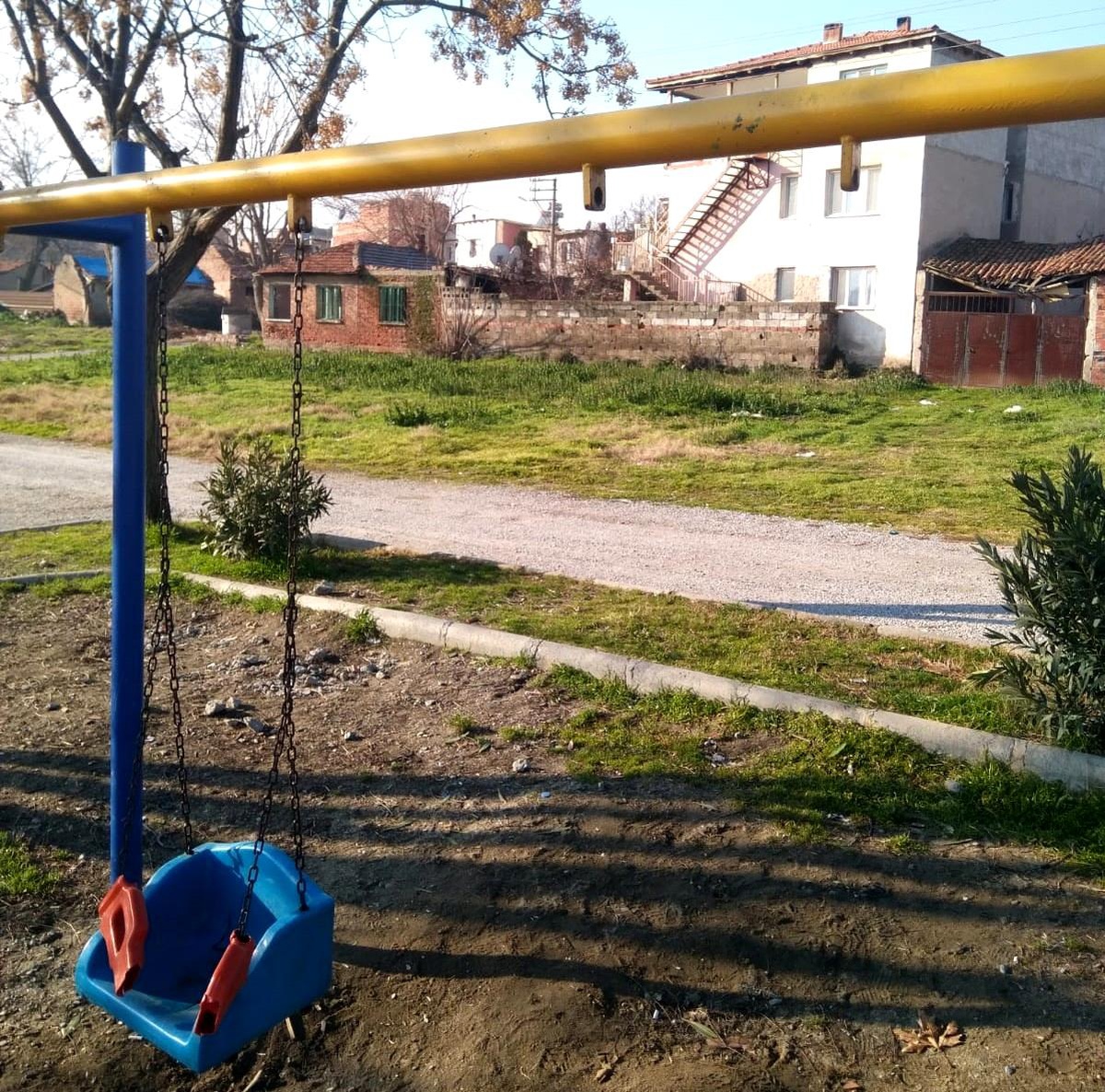 Turgutlu oyun parkları saldırıya uğradı, oyuncaklar kırıldı