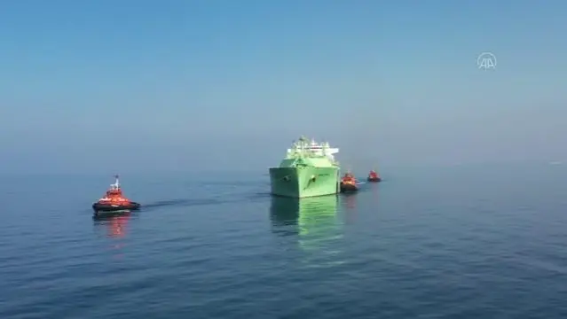 Türkiye'nin ilk FSRU gemisi Ertuğrul Gazi'ye ilk sıvı doğal gaz nakli başladı (2) Türkiye'nin ilk FSRU gemisi Ertuğrul Gazi'ye ilk sıvı doğal gaz nakli başladı (2)