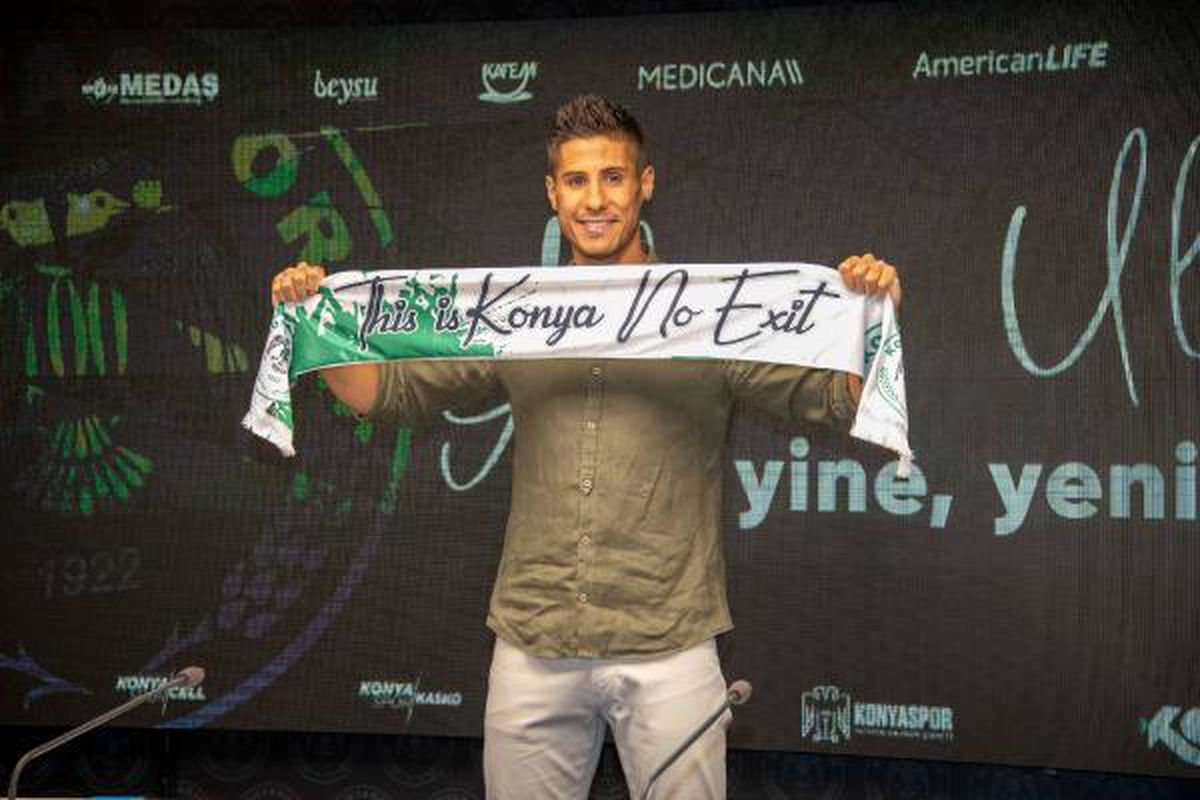 Yeni sezon hazırlıklarına başlayan Konyaspor, 4 oyuncuyla sözleşme imzaladı