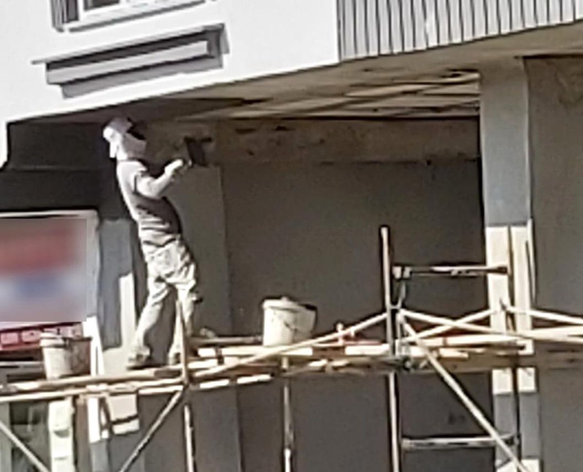 5 Katlı binanın elektrik tesisatını sökerek çaldı