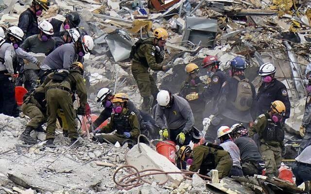 ABD'deki facia göz göre göre gelmiş! Çöken 12 katlı binanın çatlaklarını 36 saat önce fotoğraflayıp yetkililere bildirmiş