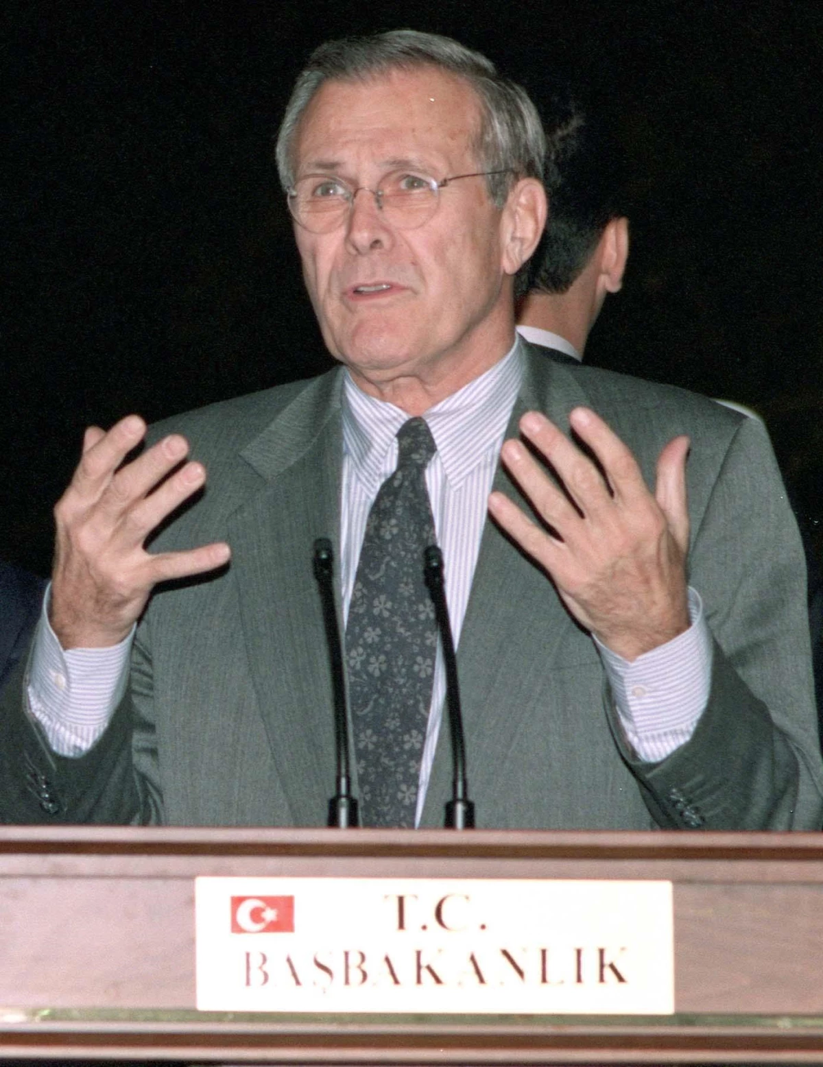 Afganistan ve Irak\'ın işgalinin mimarı eski ABD Savunma Bakanı Rumsfeld öldü
