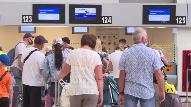 Antalya'ya her gün yaklaşık 15 bin Rus turist geliyor