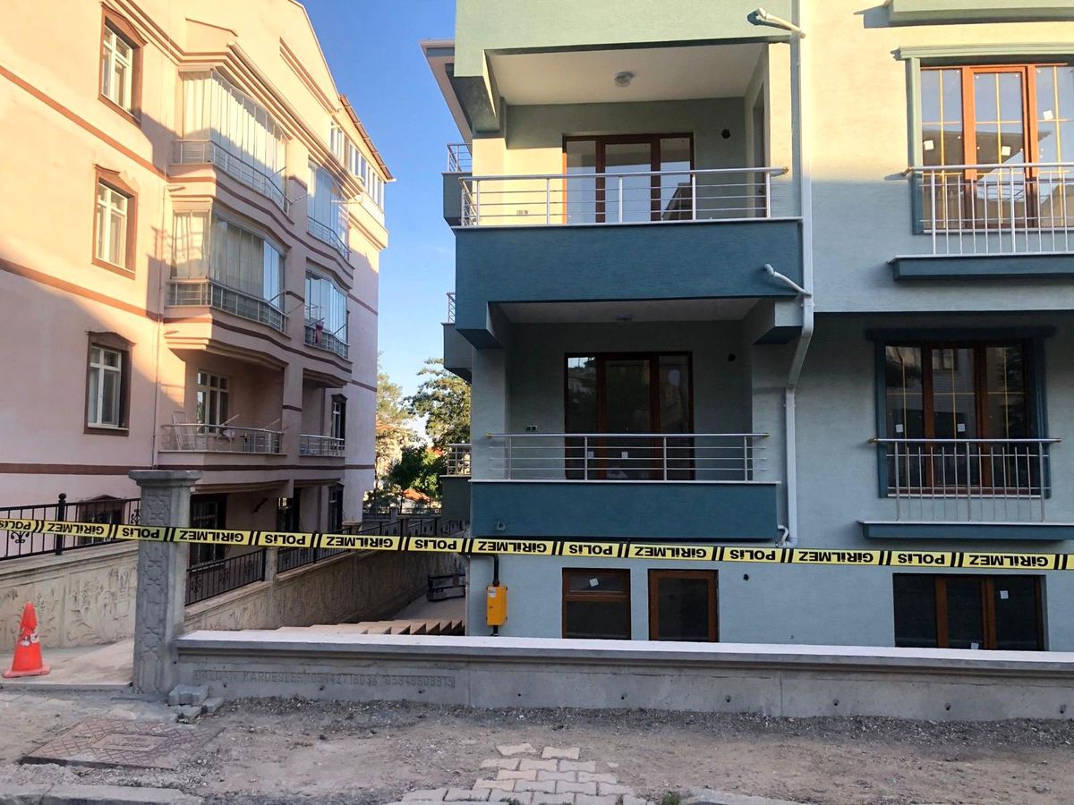 Asansör boşluğuna düşen işçi hayatını kaybetti