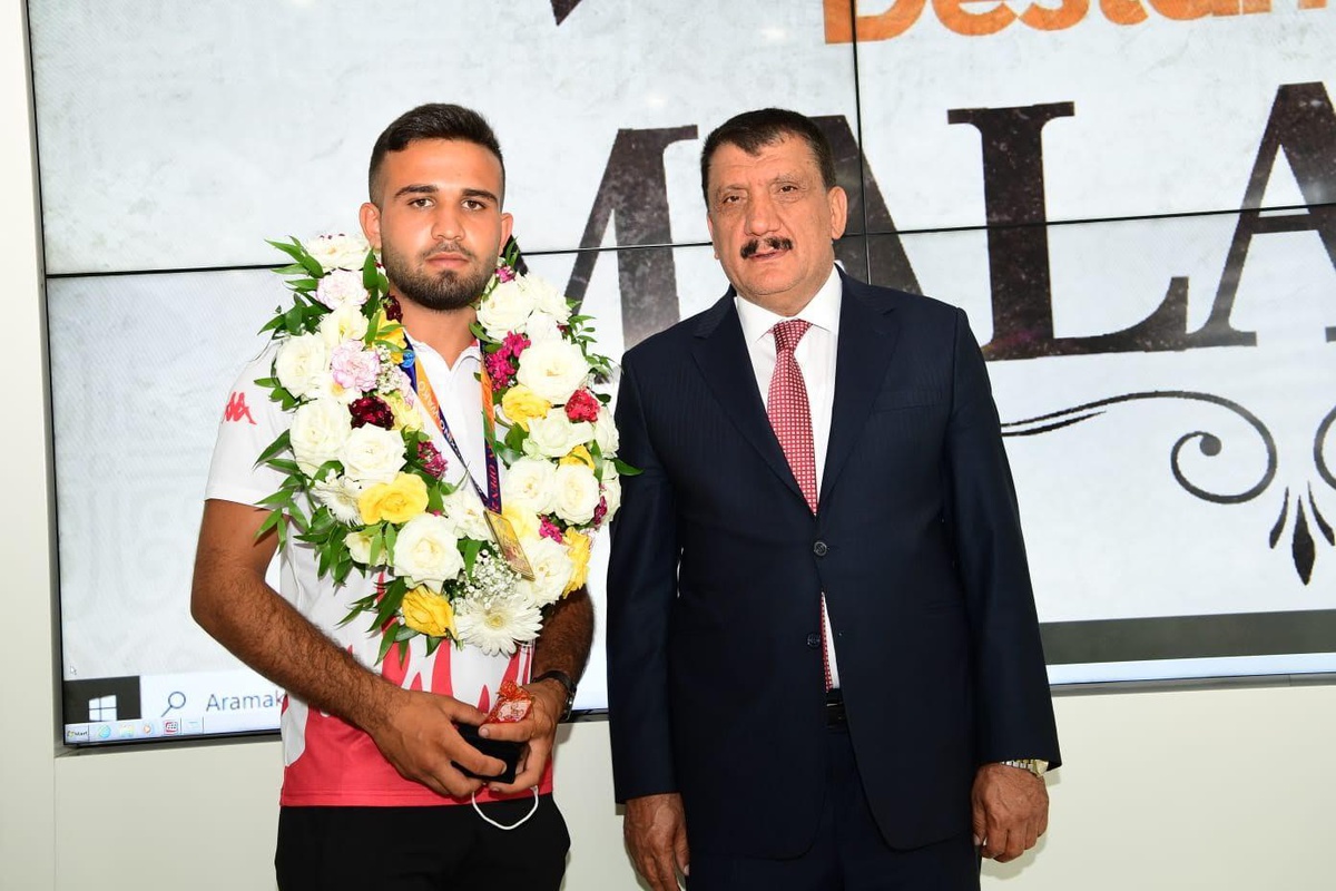 Avrupa Şampiyonu Başkan Gürkan\'ı ziyaret etti