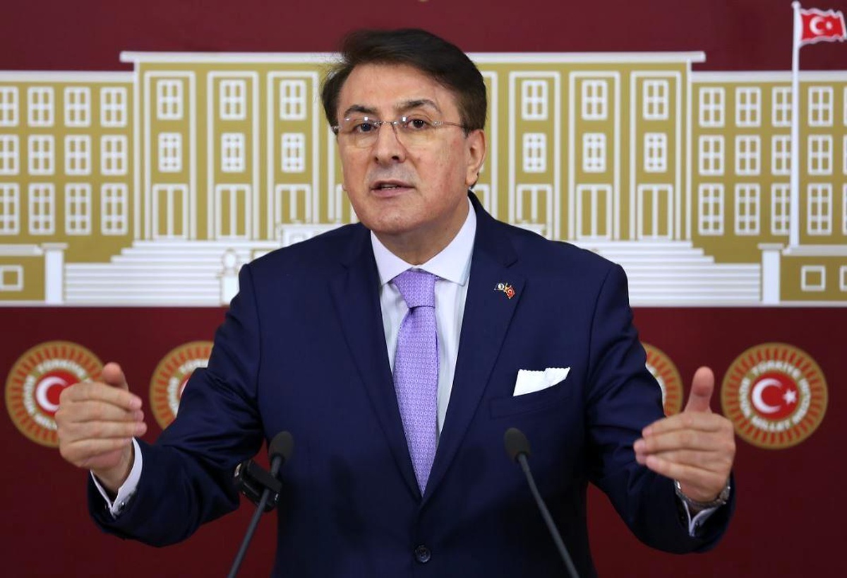 Aydemir: \'Gençleri istismar eden siyasetçileri kınıyoruz\'