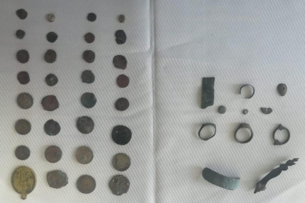 Aydın\'da, Bizans ve Roma dönemine ait sikke ve objeler ele geçirildi