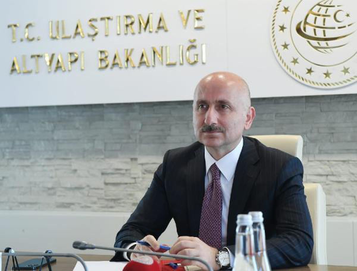Bakan Karaismailoğlu, Kazakistan Büyükelçisi Saparbekuly\'u makamında kabul etti (2)