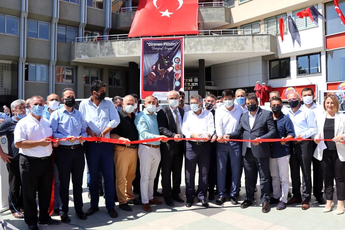 Başkan Özcan, "Direnen Filistin" sergisine katıldı