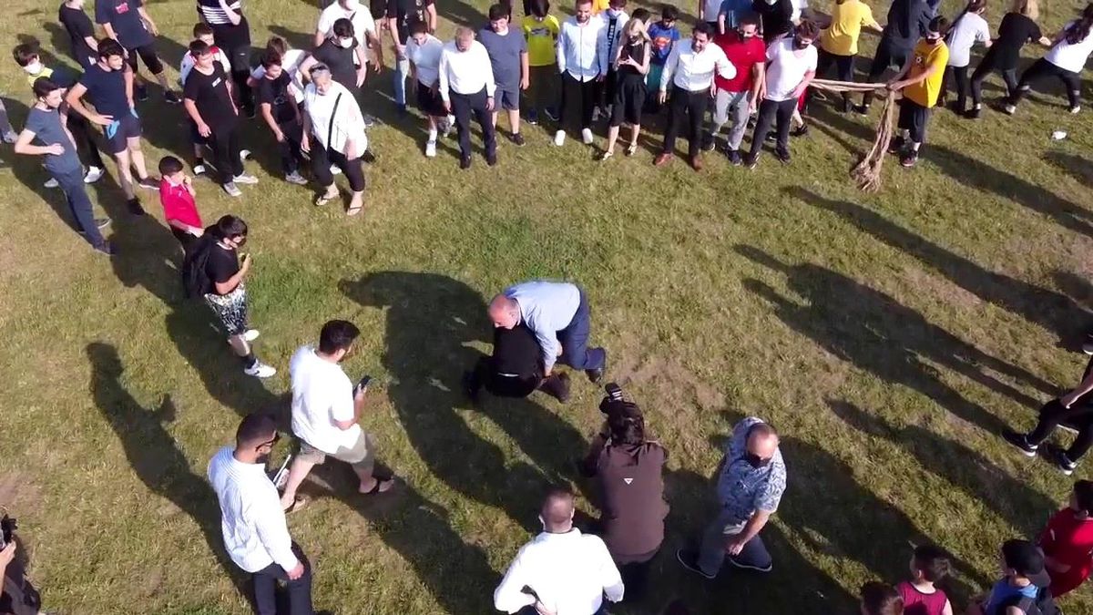 Başkan Sandıkçı, kendisiyle güreş tutan pehlivana kündeye getirdi