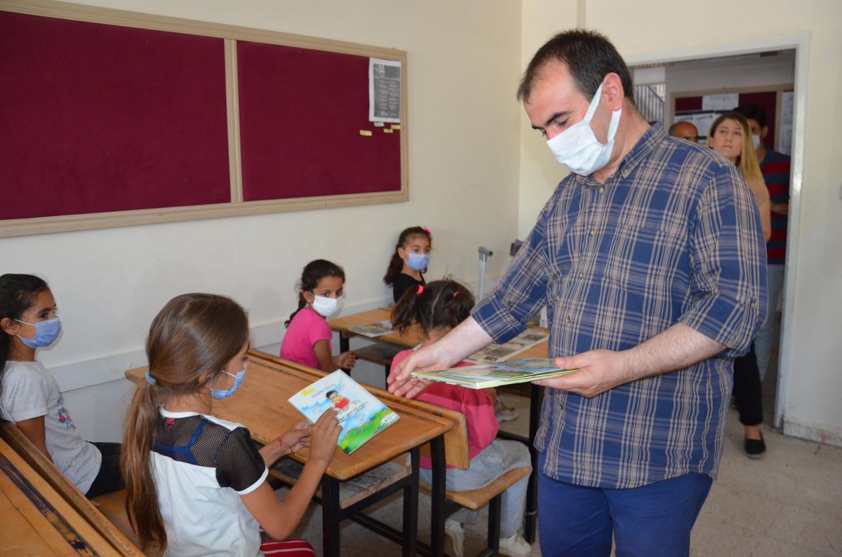 Son dakika haberleri! Batman\'da "Köy çocuklarının yüreğine kitap dokuyalım" kampanyası