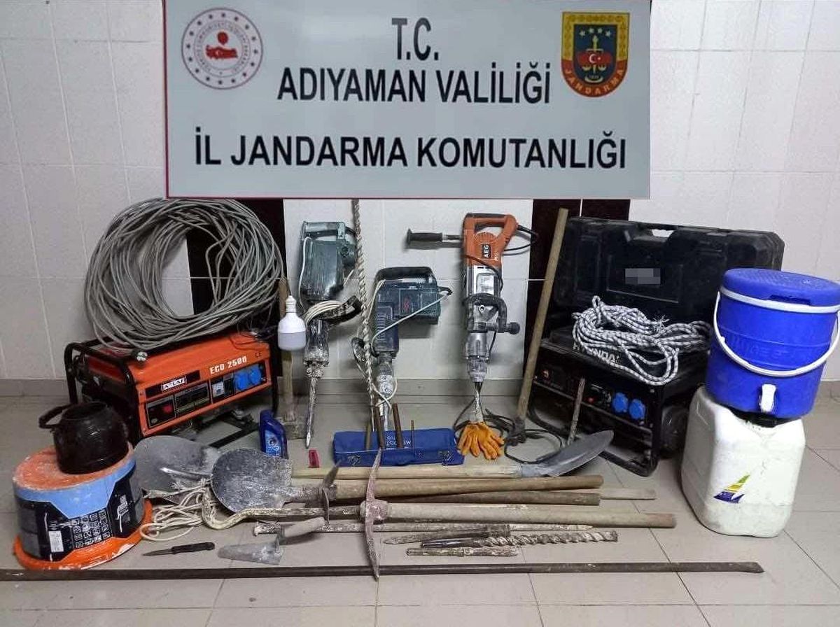 Adıyaman\'da kaçak kazı yapan 7 şüpheli suçüstü yakalandı