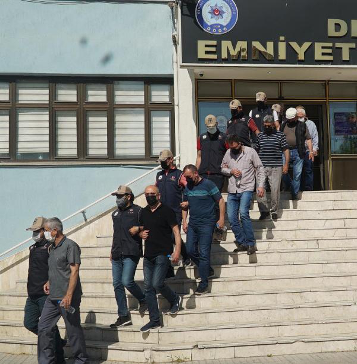 Denizli\'de firari 10 FETÖ hükümlüsü tutuklandı